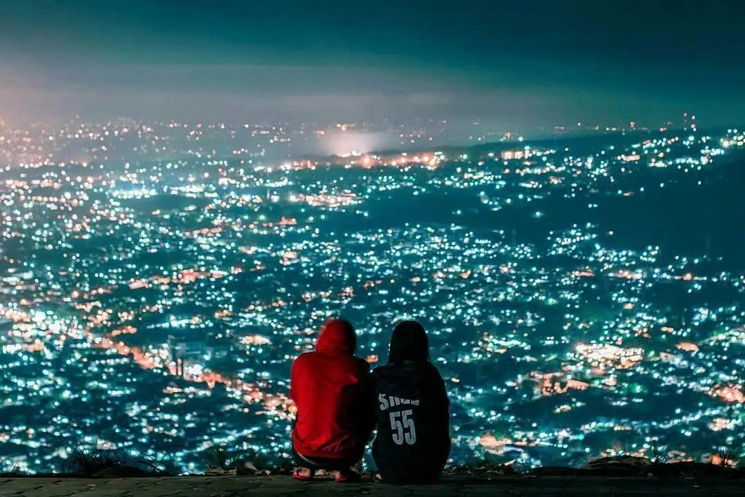 Malang di Malam Hari: Menikmati Suasana Romantis Kota