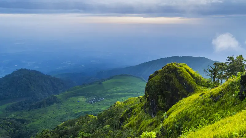 Menjelajahi Wisata Alam Sekitar Semarang: Dari Gunung Ungaran Hingga Pantai Marina