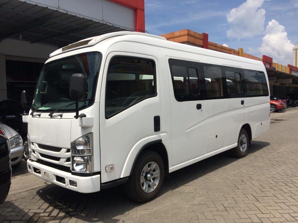 Sewa atau Rental Mobil Long Elf 19 Seat Jakarta: Solusi Praktis untuk Wisata Grup Anda