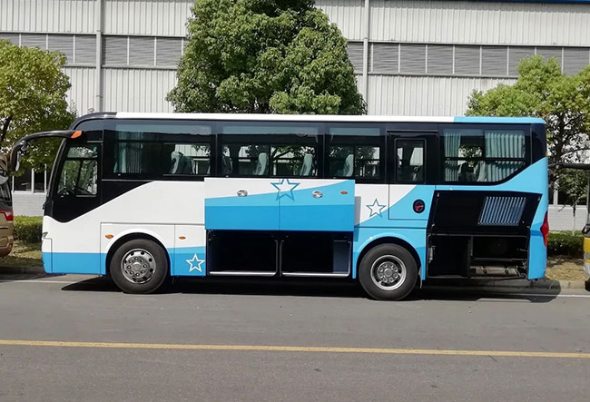 Sewa atau Rental Bus 31-50 Seater Semarang Terbaik untuk Wisata Religi